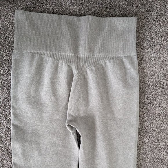 Tala Pale Grey Leggings Sz. L - Picture 7 of 8